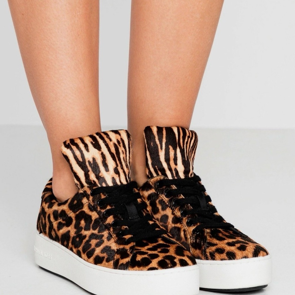 NWT Michael Kors Mindy Lace up Haircalf